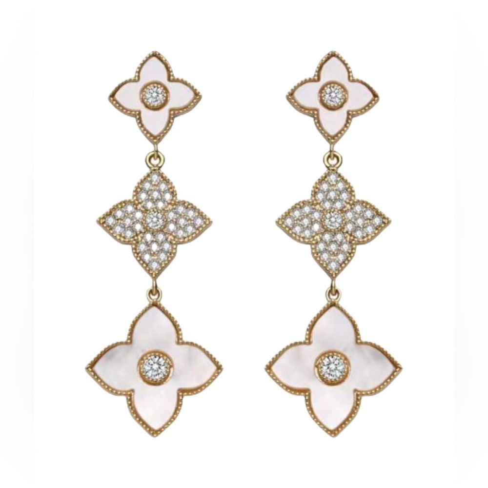 Elegant Four Leaf Clover Earrings With Rhinestones